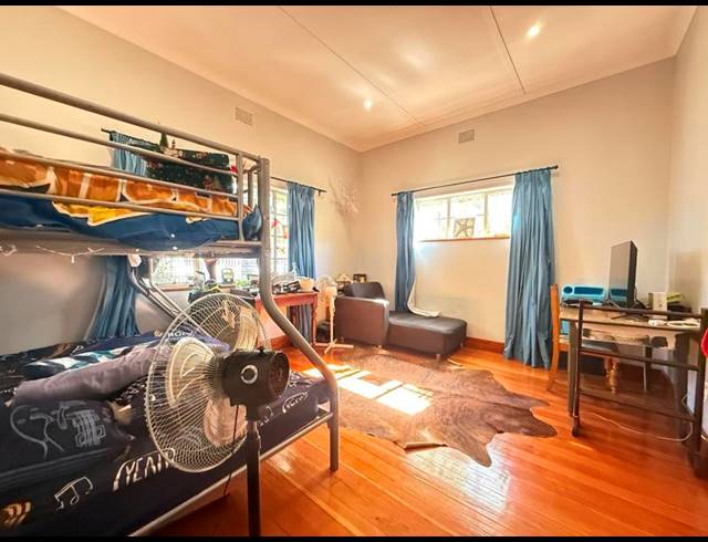 4 BEDROOM HOUSE FOR SALE IN BERGZICHT